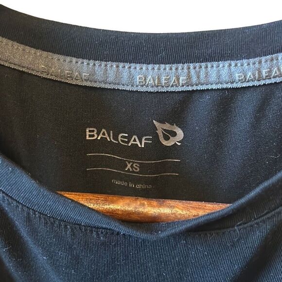 BALEAF Black Cropped Workout Tank Top Sleeveless Athletic Shirt - Picture 3 of 5